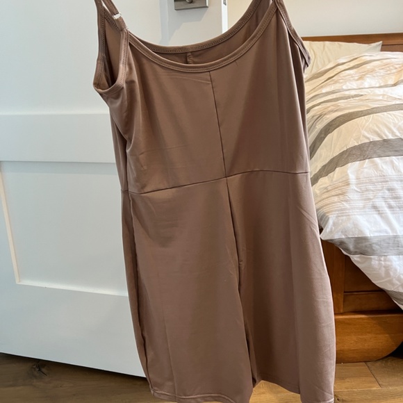 Light brown romper - Picture 2 of 2